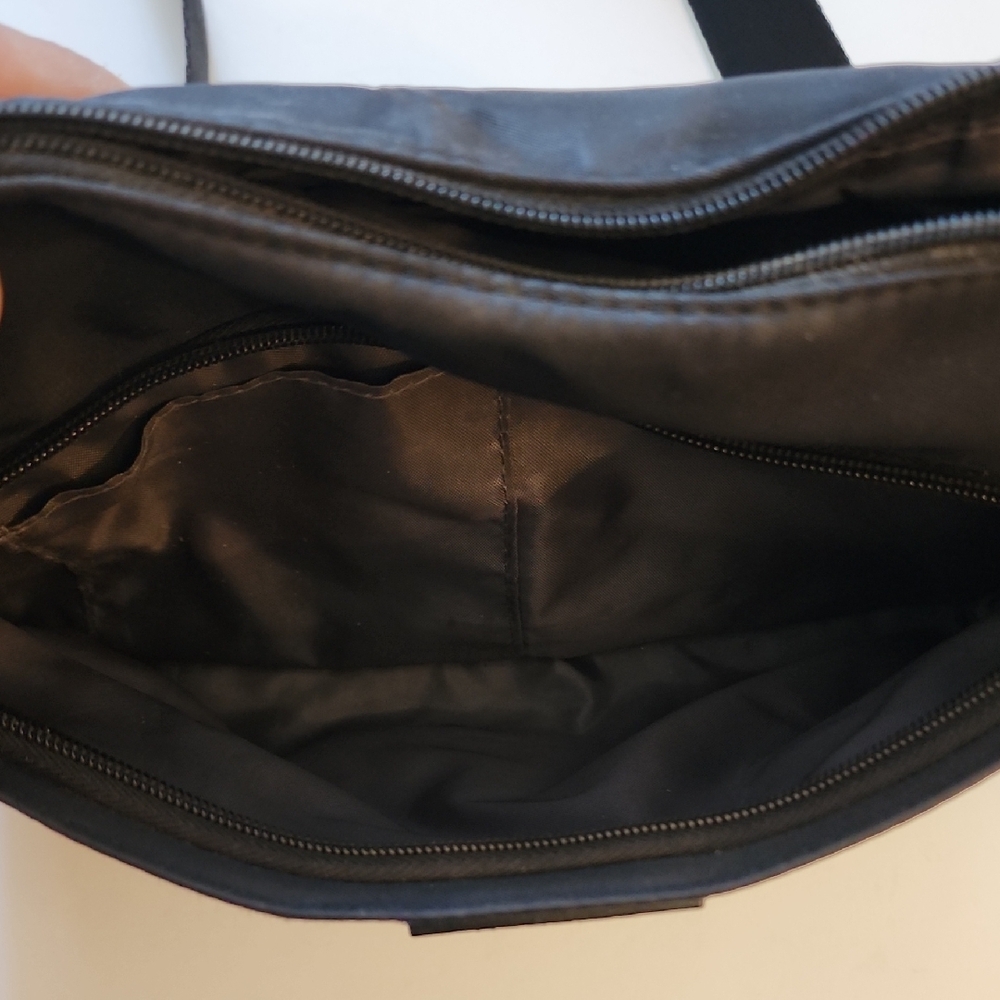 Hedgren Black Messenger Bag. EUC. - Picture 5 of 12